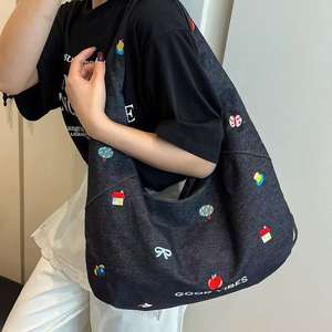 Bonito bandolera de mezclilla con estampado lúdico de gran capacidad para mujer - Product Image 3