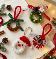 Pendentifs pour arbre de Noël très demandés, guirlandes de fleurs en peluche, cônes de pin, petites décorations faites à la main, décorations de Noël