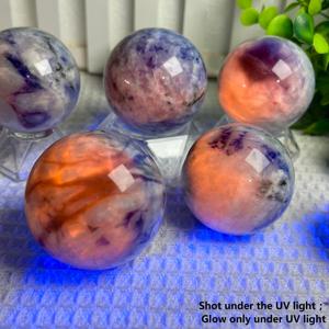 Natürliche Afghanische Kristallkugel Blau-Weißes Porzellanmuster 4-6cm UV-Fluoreszenz Heilende Energie Wohndekor Sammlerstück Geschenk - Product Image 2