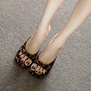 <span class=keywords><strong>Sandalias</strong></span> de tacón alto con estampado de leopardo para mujer 2025, con punta abierta, lazo y tacón fino, ideales para combinar con faldas, estilo sexy. - Product Image 2
