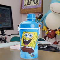 Bouteille d'eau personnalisée en plastique avec design 3D sur mesure