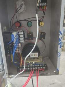 Presse à huile hydraulique verticale Machine d'extraction d'huile de sésame Presse hydraulique pour huile de ricin - Product Image 4