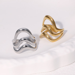 Bague en acier titane best-seller transfrontalier, luxe léger, inaltérable, plaqué or 18 carats sous vide, sensation haut de gamme, ouverte - Product Image 1
