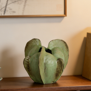 Jarrón de Cerámica con Forma de <span class=keywords><strong>Carambola</strong></span> de 9.25 Pulgadas, Hecho a Mano, para Decoración del Hogar, Centro de <span class=keywords><strong>Mesa</strong></span> Artístico - Product Image 1