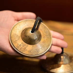 Tingsha Tibetano 100% Hecho a Mano para Sanación con <span class=keywords><strong>Sonido</strong></span>, Campana Cantante Hecha <span class=keywords><strong>de</strong></span> Metal <span class=keywords><strong>de</strong></span> Bronce <span class=keywords><strong>de</strong></span> Alta Calidad - Product Image 1