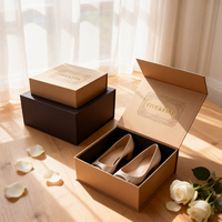 Boîte cadeau pour chaussures en carton rigide beige de luxe avec fermeture magnétique, logo personnalisé, boîte bleue en carton recyclé pour la vente au détail de baskets