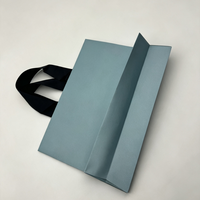 Sacs cadeaux en papier artisanal de luxe, logo imprimé sur mesure, poignée en corde de coton écologique, emballage pour vêtements