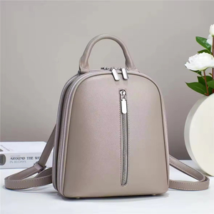 Mochila Minimalista Moderna para Mujer, Ligera, Impermeable y Espaciosa para la Universidad, el Trabajo o Salidas de Fin de Semana - Product Image 3