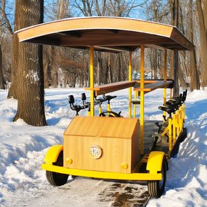 Vélo de fête à pédales solaires à vitesse unique pour excursions de luxe et attractions, avec vente de bière - Product Image 4