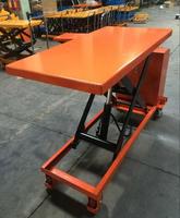 Table élévatrice hydraulique à entretien facile et sécurisé, avec une large variété de capacités de charge, hauteur de plateforme maximale de 3 m, dimensions de la table 1200x610x50 mm