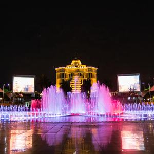 Fontaine musicale interactive à grande surface sèche pour l'extérieur, pour les places et les centres commerciaux - Product Image 5