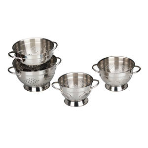 Densément ouvert dans son ensemble, et les trous sont uniformes, ce qui peut rapidement drainer la passoire d'eau - Product Image 4