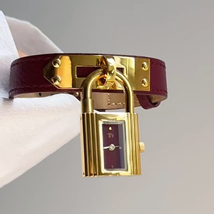 <span class=keywords><strong>Orologio</strong></span> al Quarzo Vintage <span class=keywords><strong>con</strong></span> Quadrante Unico e Alla Moda a Forma di Lucchetto, <span class=keywords><strong>Cinturino</strong></span> in <span class=keywords><strong>Pelle</strong></span> per Donne, Stile di Lusso Discreto - Product Image 5