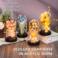 Nouvelle arrivée Saint Valentin Cadeau Acrylique Dôme Savon Rose Bouquet De Fleurs Ornements Fleur Préservée en Verre avec Lumière Led