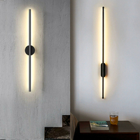 Lampe murale rotative minimaliste de luxe à bande longue, style nordique moderne et épuré, pour mur de fond de salon
