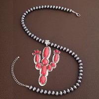 Longue chaîne de perles Navajo avec pendentif cactus surdimensionné vintage incrusté de turquoise