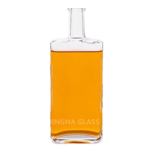 Bouteilles à liqueur en verre de haute qualité pour whisky, vodka, rhum et autres spiritueux haut de gamme avec options d'impression de logo personnalisé - Product Image 4