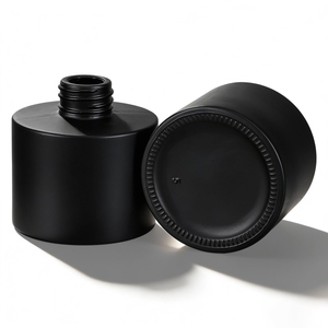 Bouteilles diffuseurs en verre 100 ml rondes noires mates, flacons vides pour huiles essentielles et parfums avec bâtonnets d'aromathérapie noirs - Product Image 3