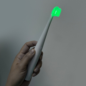 Spazzolino per bambini <span class=keywords><strong>con</strong></span> luce verde, pulizia profonda, rimuove la placca, previene la carie, ricarica Type-C, setole morbide, <span class=keywords><strong>cura</strong></span> orale - Product Image 2