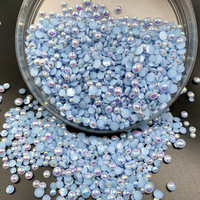 Bijoux d'ongles en résine irisée en gros, Diamant AB irisé à base plate, Perle demi-couleur en résine à base plate