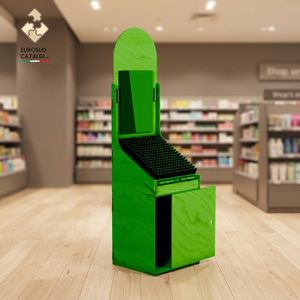 Espositore verde legno di qualità produzione EUROSUD CATALDI Made in Italy in betulla altezza 193 cm per negozi di bellezza. - Product Image 3