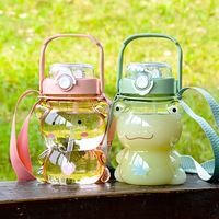 Gobelet à paille en plastique écologique grande capacité, design attrayant, pour enfants et étudiants, idéal pour la rentrée scolaire, portable avec sangle confortable et sécurisée