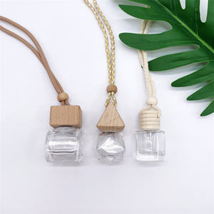 Difusor de Aromas para Auto de Alta Calidad, Botellas Colgantes de Madera con Tapas de Diferentes Formas, Accesorios para Vehículos - Product Image 4
