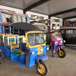รถสามล้อไฟฟ้าแบบปรับแต่งได้ เป็นมิตรกับสิ่งแวดล้อม ตัวถังโลหะทั้งหมด พร้อมด้วยระบบเบรกดิสก์ไฮดรอลิก สำหรับงานแต่งงาน - Product Image 2