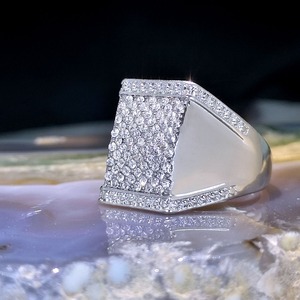 Anello da Uomo con Taglio Quadrato Stile Vintage, Design Geometrico, Accessorio per Uso Quotidiano - Product Image 4