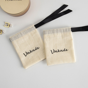 Bolsa Pequeña de Algodón Orgánico con Cordón y Cinta, Personalizada con Logotipo Impreso - Product Image 2