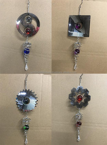 Molinillo de Viento de Acero Inoxidable con Cola de Cristal, Molinillo de Viento Metálico Colgante con Bola Esférica y Cola en Espiral para Decoración de Jardín Exterior - Product Image 6