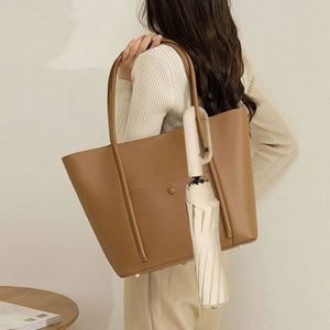 Contemporary Limited - Time Offer Folding Umbrella Convenient Affordable Umbrella with Bag <b>Hook</b> - Product Image 5