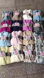 Prezzo più economico della fabbrica vendita calda 100% poliestere corallo pile stock <span class=keywords><strong>accappatoio</strong></span> stock <span class=keywords><strong>accappatoio</strong></span> - Product Image 4