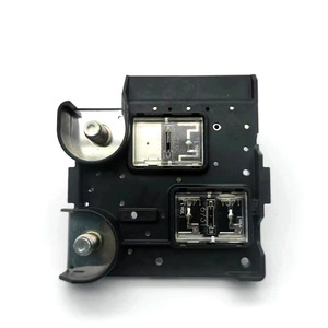 Portafusibles Corolla 82620-12310, Componente Eléctrico Automotriz para Automóvil - Product Image 1