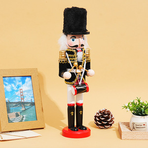 Décoration de Noël artisanale en bois, casse-noisette animé personnalisable de 12 pouces pour cadeaux de Noël - Product Image 5