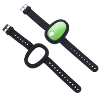 Similar EV07B Llamadas bidireccionales SOS Botón de pánico Mini 4G Rastreador GPS con clip para cinturón para personas mayores Q3 4G Rastreador GPS personal