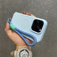 Coque de téléphone magnétique populaire avec cordon pour iPhone 11 12 13 14 15 17 Pro Max, étui en silicone, coque arrière de protection pour téléphone portable