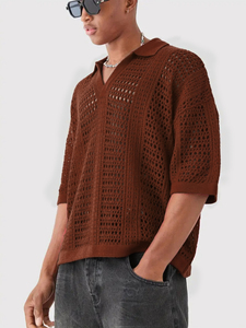 Polo en maille crochetée rouge pour homme, chemise décontractée à manches courtes et col en V ajouré, hauts noirs pour homme, vente en gros - Product Image 4