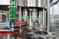 Ligne de production clé en main M062 pour l'embouteillage, le capsulage et l'emballage volumétrique de jus de fruits frais en bouteilles PET pour la chaîne du froid