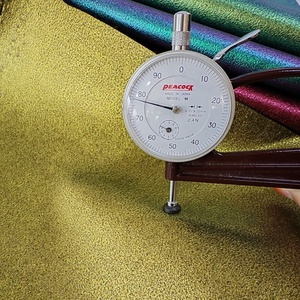 Vinyle changeant de couleur, feuille de cuir PU exotique nacré brillant pour la fabrication de sacs de chaussures - Product Image 5
