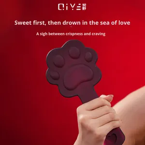 Moe Meow - Azoteador de Cuero con Forma de Pata de Gato, Accesorios BDSM para Adultos, para Entrenamiento y Castigo en Pareja - Product Image 4