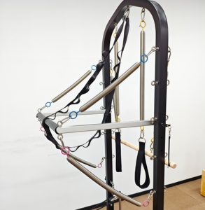 Reformer <span class=keywords><strong>Pilates</strong></span> Professionale in Alluminio con Torre, Dotato di Struttura Stabile e Sistemi di Resistenza Importati in Vendita - Product Image 6
