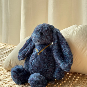 ตุ๊กตากระต่าย Bashful Bunny รุ่นพรีเมียมจาก UK JE ของเล่นนุ่มนิ่มสำหรับฤดูใบไม้ร่วงและฤดูหนาว ผลิตจากใยฝ้าย PP ให้ความสบาย ผ่อนคลาย เหมาะเป็นของขวัญสำหรับเด็กทุกเพศ - Product Image 5