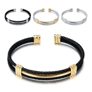 Bracelet Tressé Bicolore Personnalisé Gravé Style Tendance en Acier Inoxydable Hypoallergénique pour Femme – Vente en Gros - Product Image 1