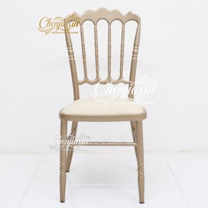 <span class=keywords><strong>Chaise</strong></span> Napoléon en métal doré champagne de luxe, personnalisée en usine, pour hôtels, mariages, événements et fêtes, vente en gros - Product Image 2