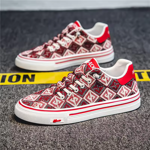 รองเท้าผ้าใบแบบผูกเชือก ระบายอากาศได้ดี พื้นนุ่ม น้ำหนักเบา เหมาะสำหรับวิ่ง ออกกำลังกายกลางแจ้ง เล่นสเก็ตบอร์ด แฟชั่นสนีกเกอร์ รองเท้าลำลอง - Product Image 3