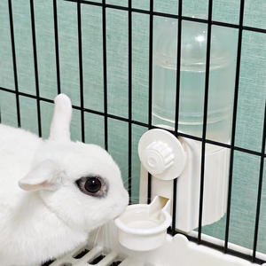 Bebedero <span class=keywords><strong>para</strong></span> Conejos, Botella de Agua, Fuente <span class=keywords><strong>para</strong></span> Beber <span class=keywords><strong>para</strong></span> Cobayas y Gatos, Silencioso, Gran Capacidad, Recarga Automática de Agua, Plástico + Metal - Product Image 1