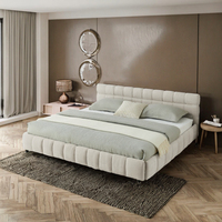 Lit King-Size Moderne de Luxe en Tissu Doux avec Structure en Bois et Revêtement Capitonné pour Chambre à Coucher