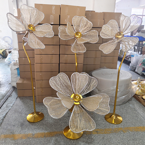 Luci <span class=keywords><strong>LED</strong></span> Decorative a Forma di Peonia per Corridoio Nuziale, Eleganti Illuminazioni Floreali Moderne in Metallo Durevole Alimentate a Corrente - Product Image 3