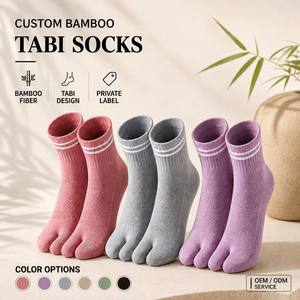 <span class=keywords><strong>Calcetines</strong></span> Tabi de Fibra de Bambú Personalizados, <span class=keywords><strong>Calcetines</strong></span> a Rayas sin Costuras con Punta Dividida, <span class=keywords><strong>Calcetines</strong></span> Japoneses Tipo Flip-Flop con Etiqueta Privada para Mujer - Product Image 1